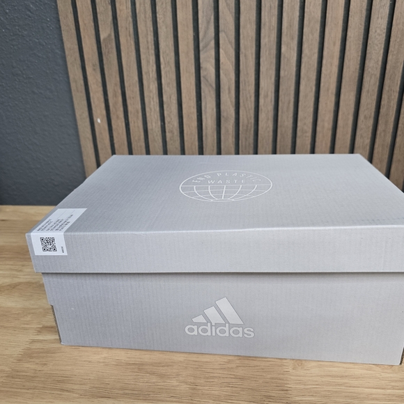 Adidas White and Pink Sneakers - Picture 9 of 12